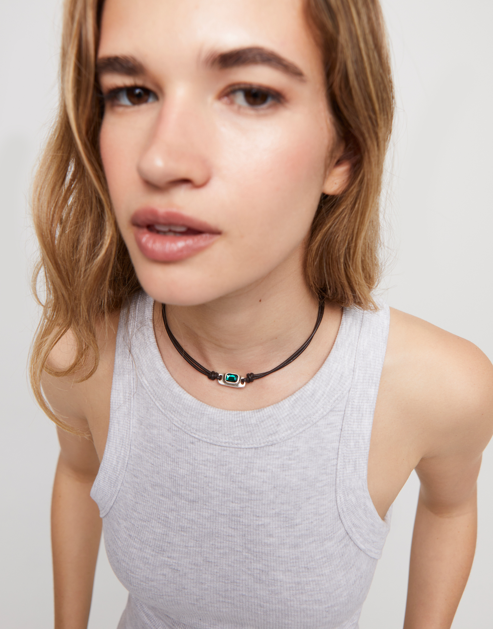 Leather necklace with green crystal, Silver, large thumbnail